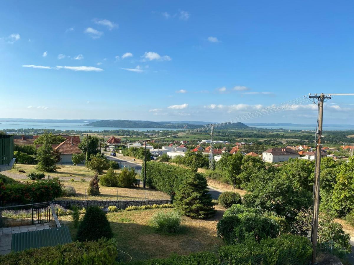 A- Villa Balatonfured Bagian luar foto