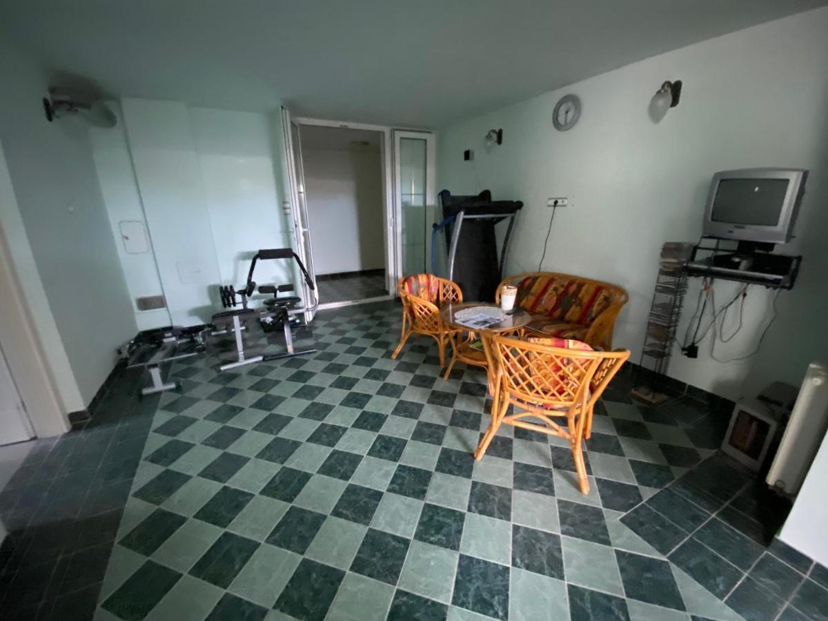 A- Villa Balatonfured Bagian luar foto