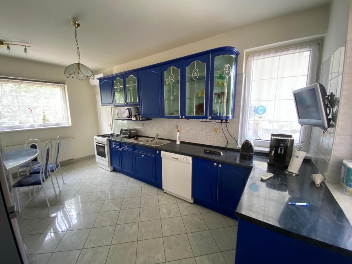 A- Villa Balatonfured Bagian luar foto