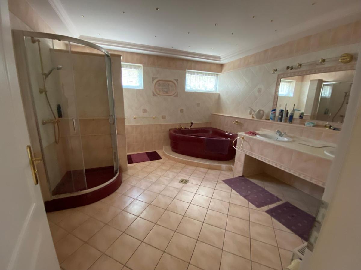 A- Villa Balatonfured Bagian luar foto