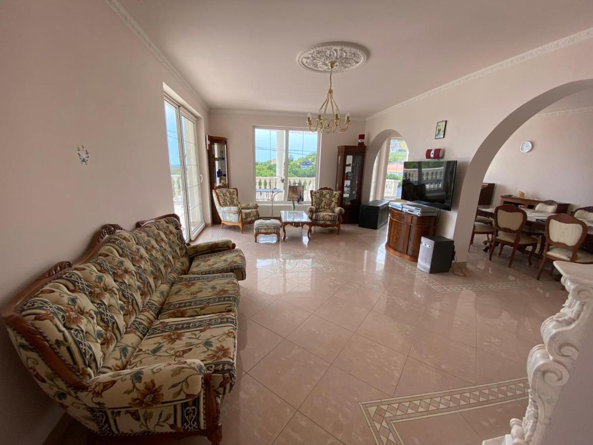 A- Villa Balatonfured Bagian luar foto