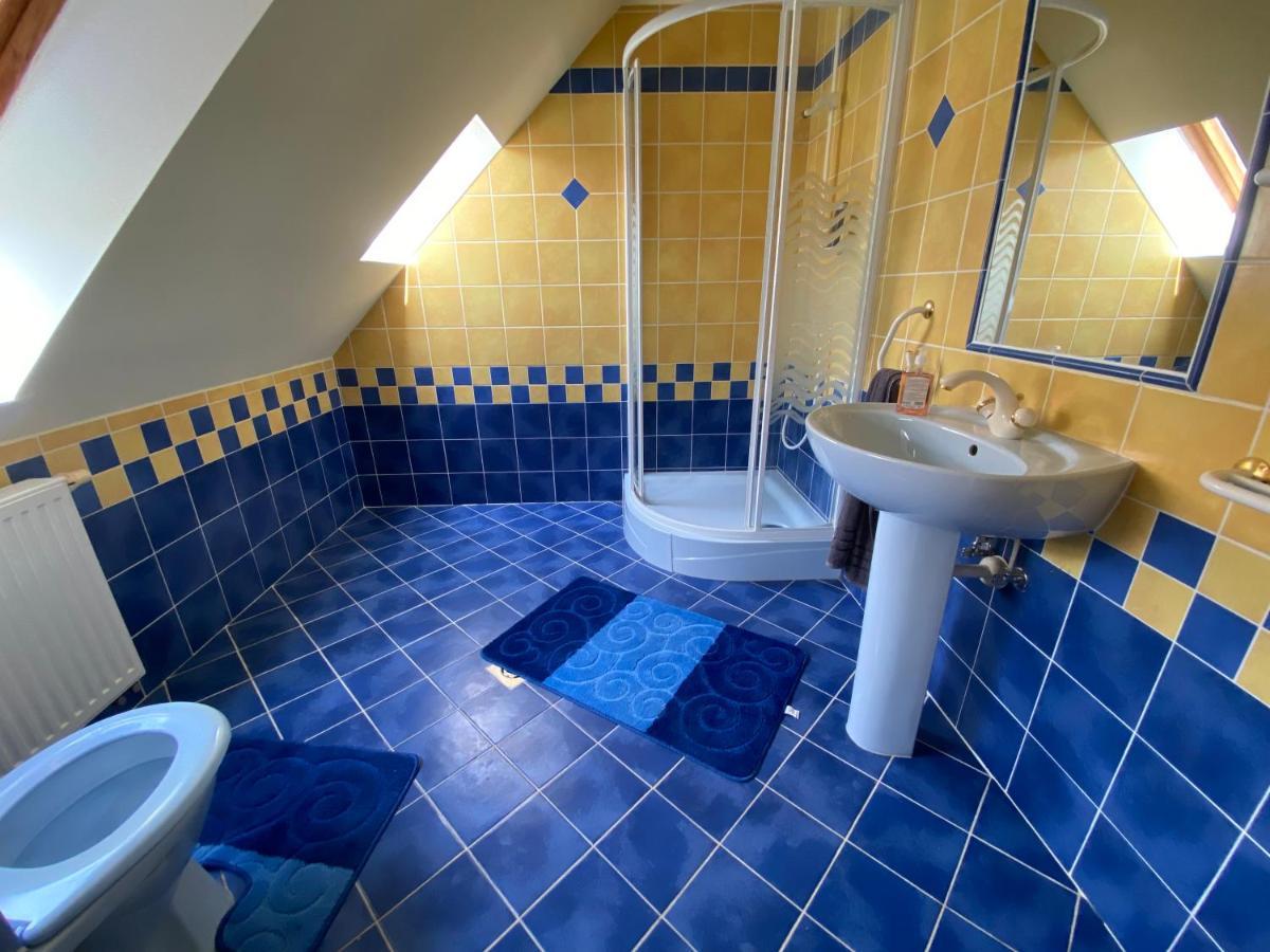 A- Villa Balatonfured Bagian luar foto